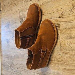 BORN Leather Zip-up Ankle Booties W- Rubber Sole And Braid Detail